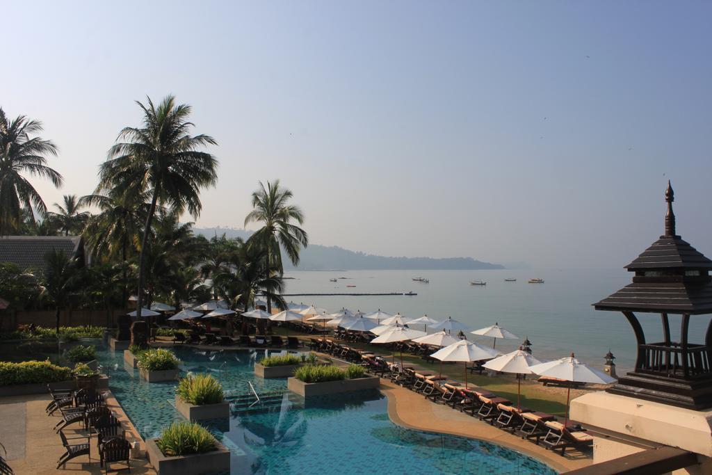 Mukdara Beach Villa & Spa Resort Khao Lak Exterior photo